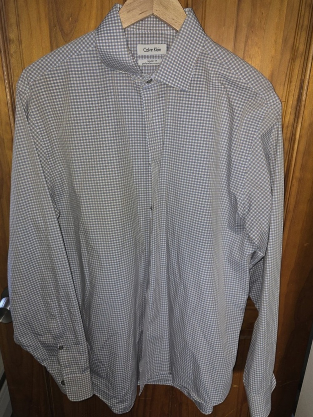 Calvin Klein Men’s Dress Shirt Regular Fit Performance